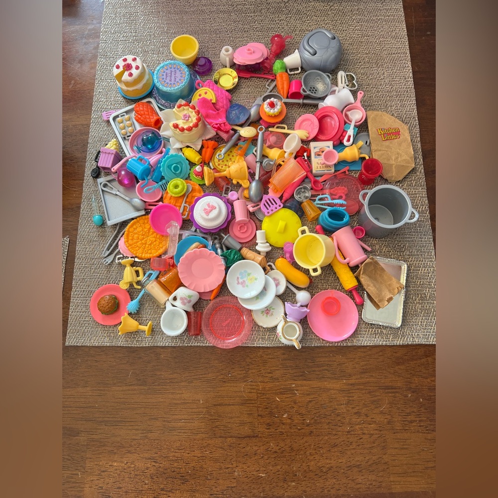 Barbie‎ kitchen/food accessories